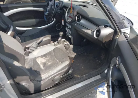 2010 Mini Cooper из США, поврежденный, VIN WMWMF3C52ATZ21447